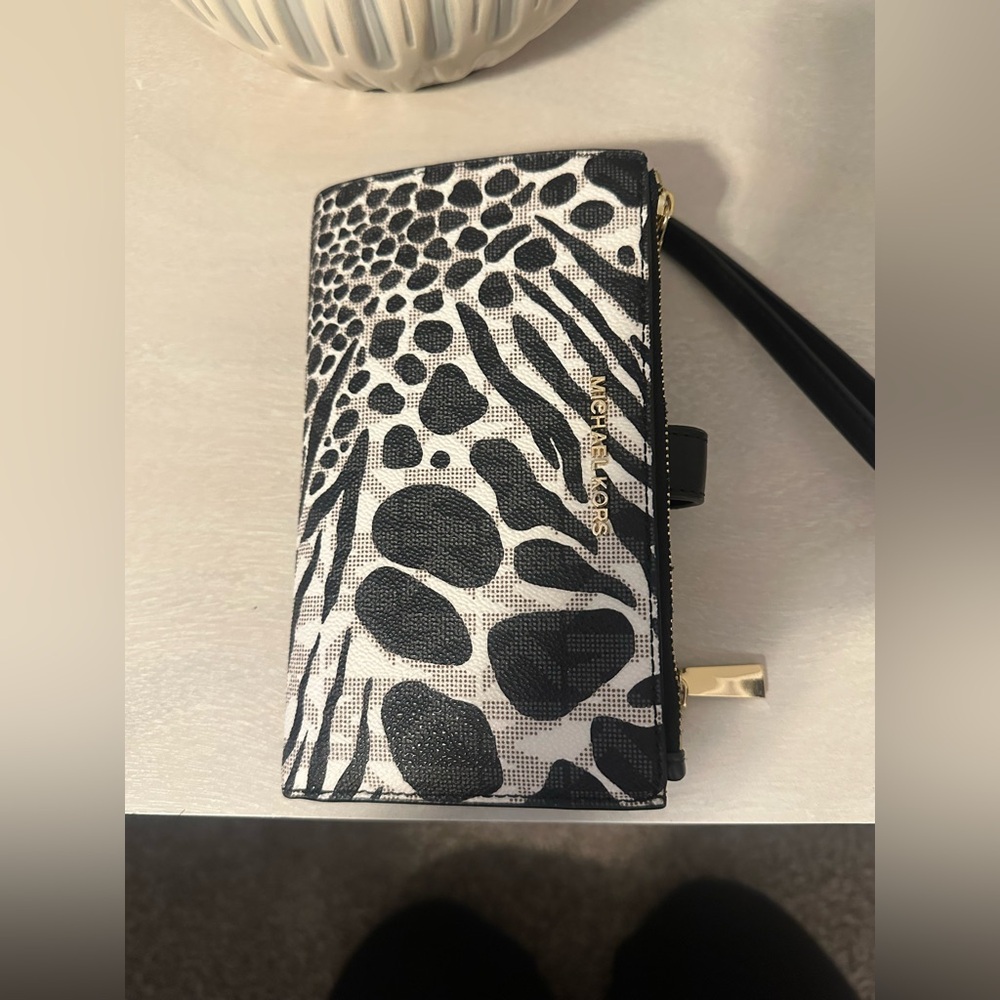 Michael Kors Jet Set Black Multi Leather Logo Print Double Zip Wallet Wristlet
